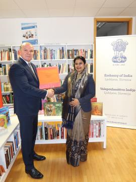 Otvoritev indijskega kotička v lucijski knjižnici (10)